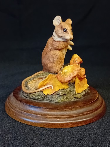 Country artists autumn mouse - country, 'autumn