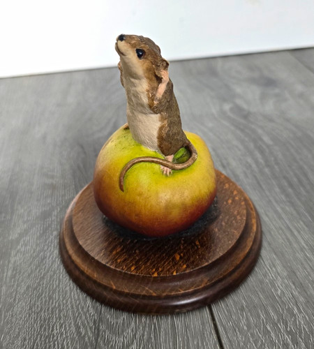 Country artist mouse apple - mouse, on