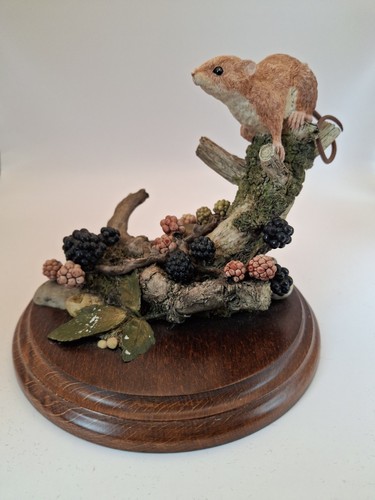 Country artists sculpture - artists,